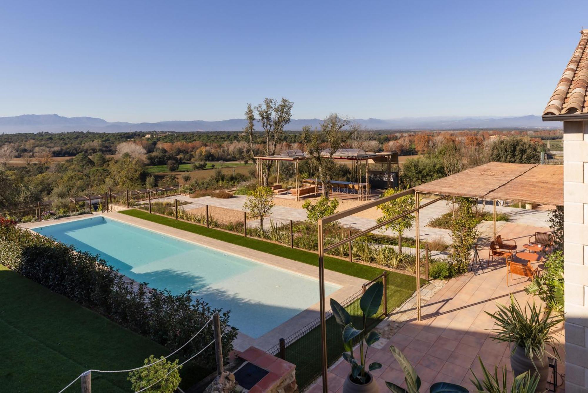 Can Bufi Espectacular Casa Con Piscina Interior Llagostera Luaran gambar