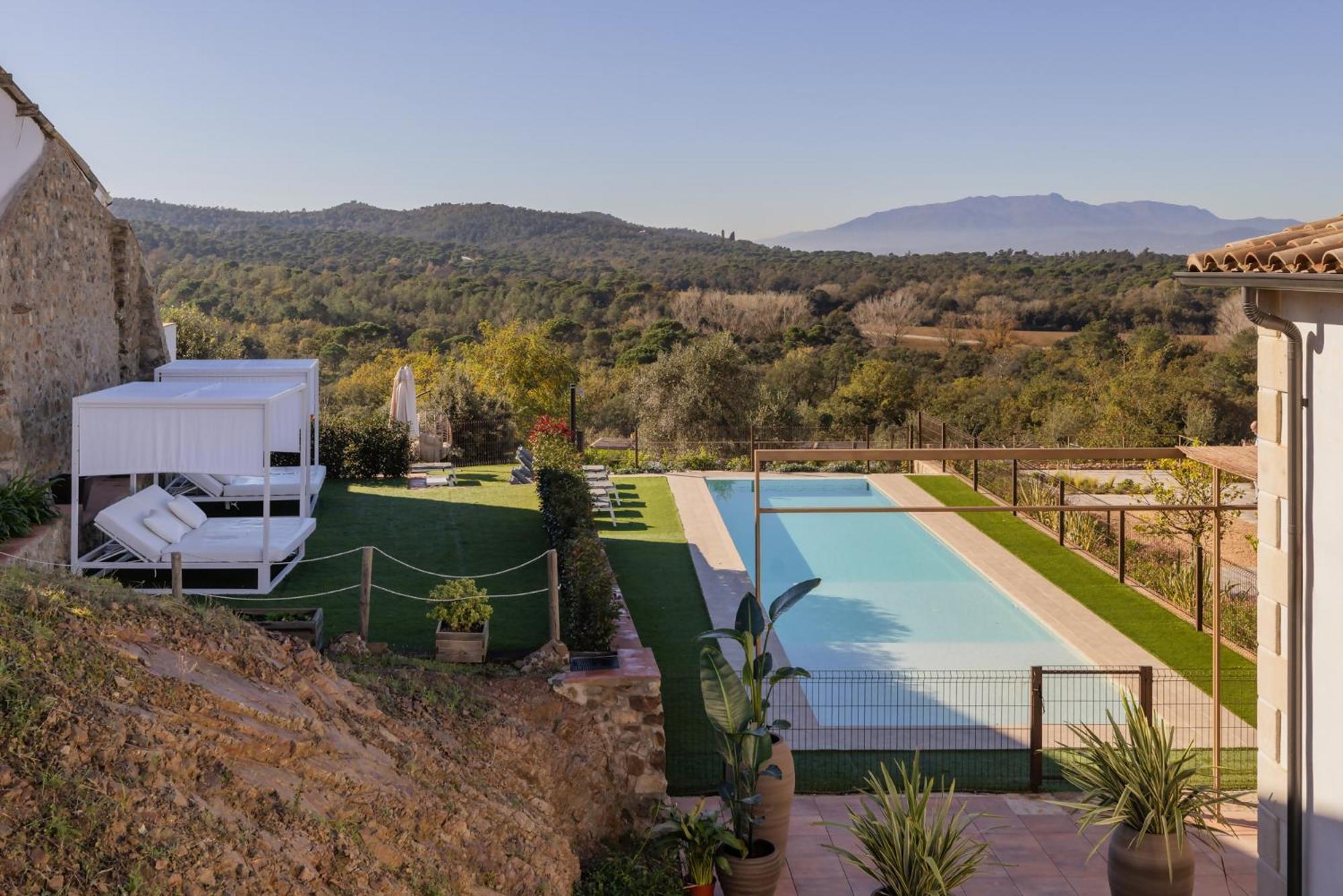 Can Bufi Espectacular Casa Con Piscina Interior Llagostera Luaran gambar