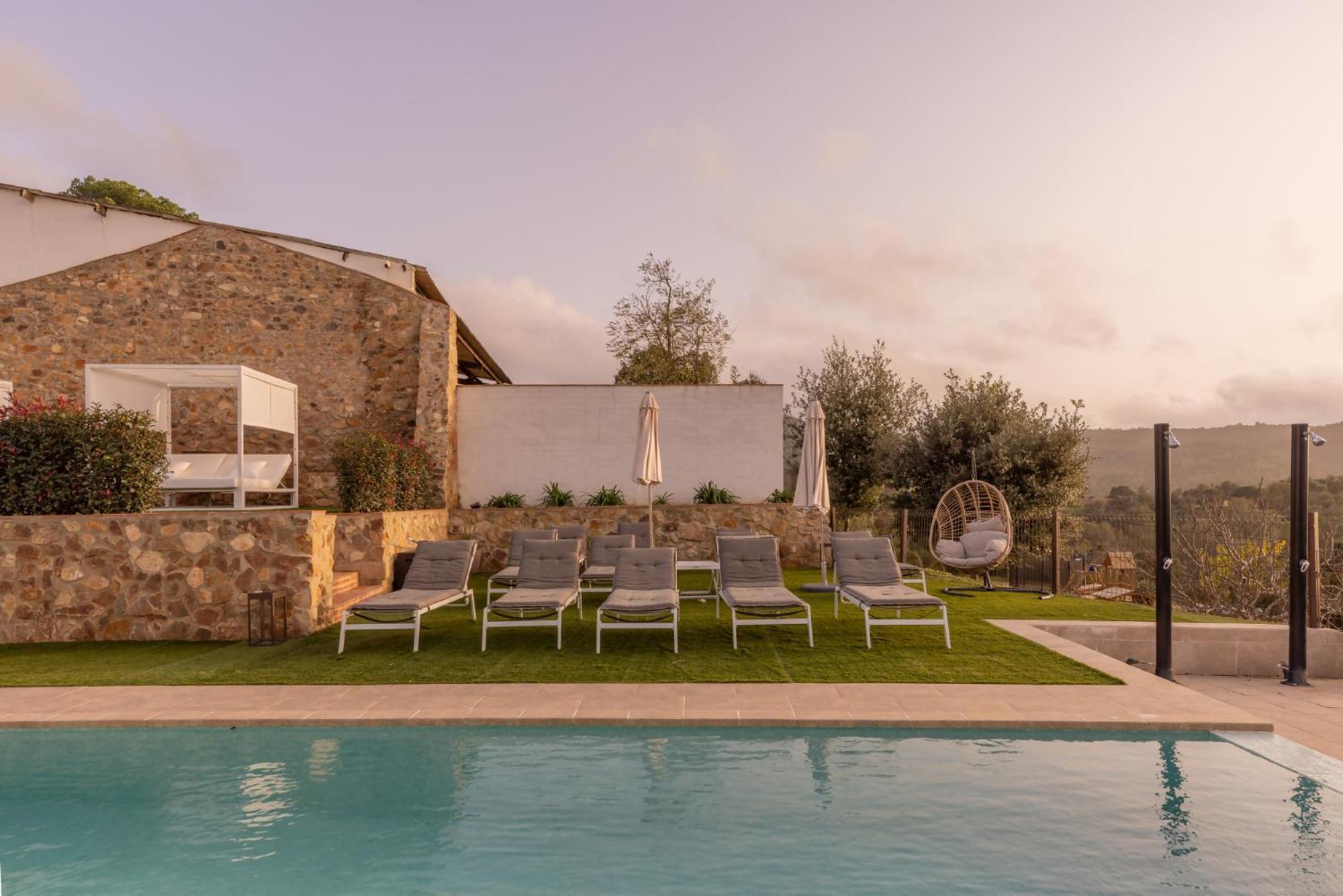 Can Bufi Espectacular Casa Con Piscina Interior Llagostera Luaran gambar