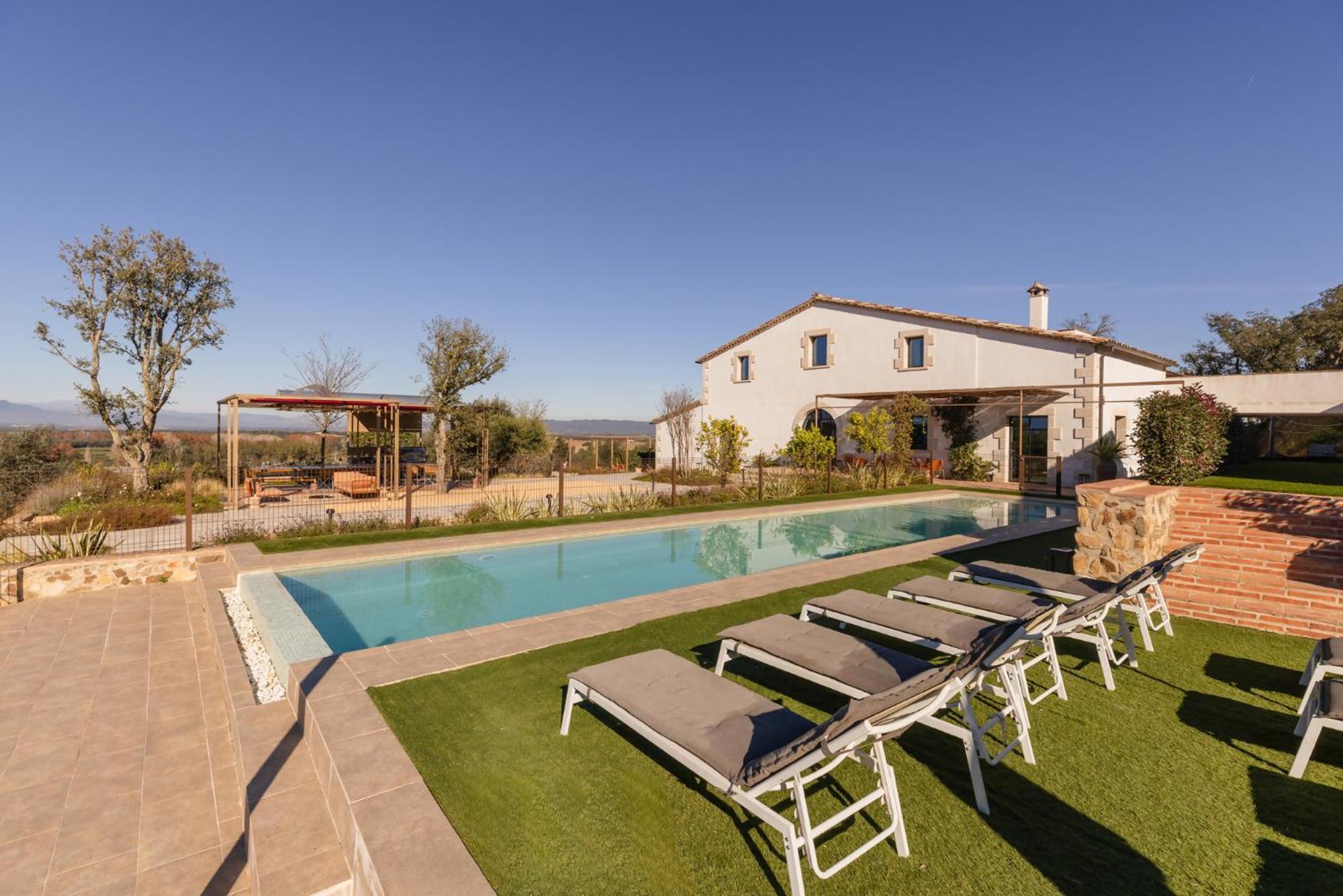 Can Bufi Espectacular Casa Con Piscina Interior Llagostera Luaran gambar