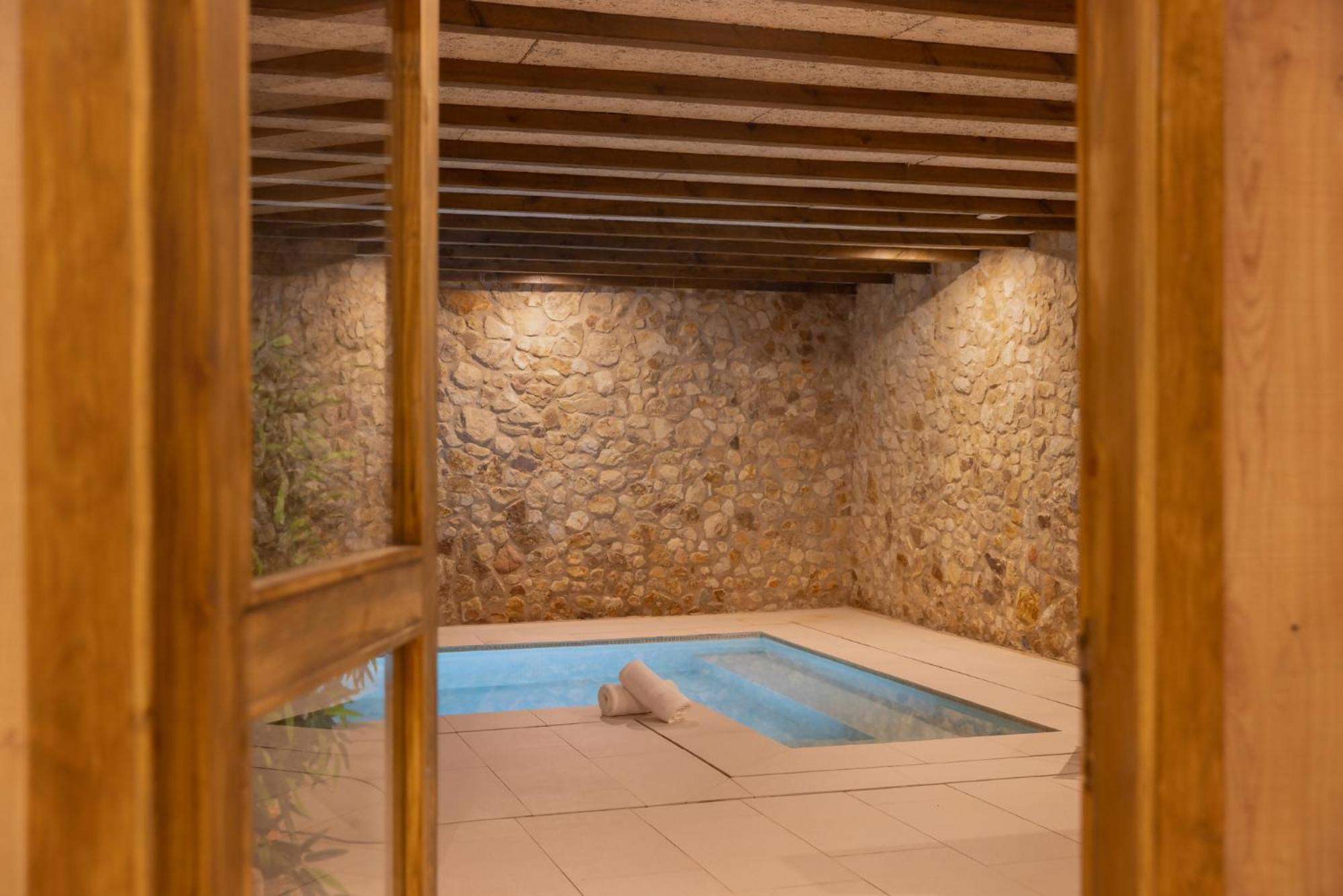 Can Bufi Espectacular Casa Con Piscina Interior Llagostera Luaran gambar