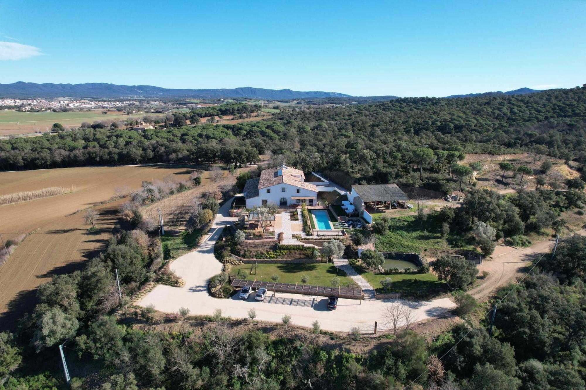 Can Bufi Espectacular Casa Con Piscina Interior Llagostera Luaran gambar